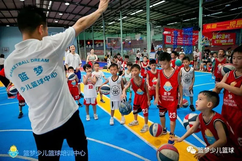 如何通过参加杯赛提升篮球训练效果_0